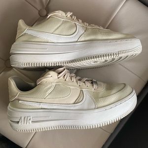 Womens size 9 Air Force 1 Platforms white Authentic